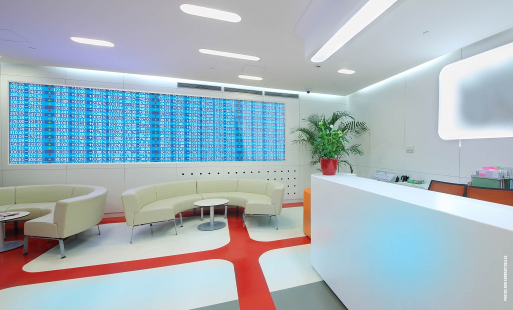 Dalles écrans géants affichage dynamique SHENZHEN Multimedia - Ecrans affichage dynamique banques, bourse et finance