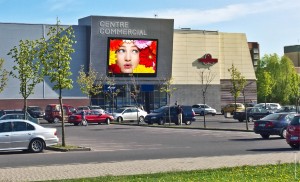 Nos modules permettent la conception d'écrans géants à LED SMD et de mur d'image et intégration sur-mesure. Votre affichage dynamique va devenir grandeur nature.