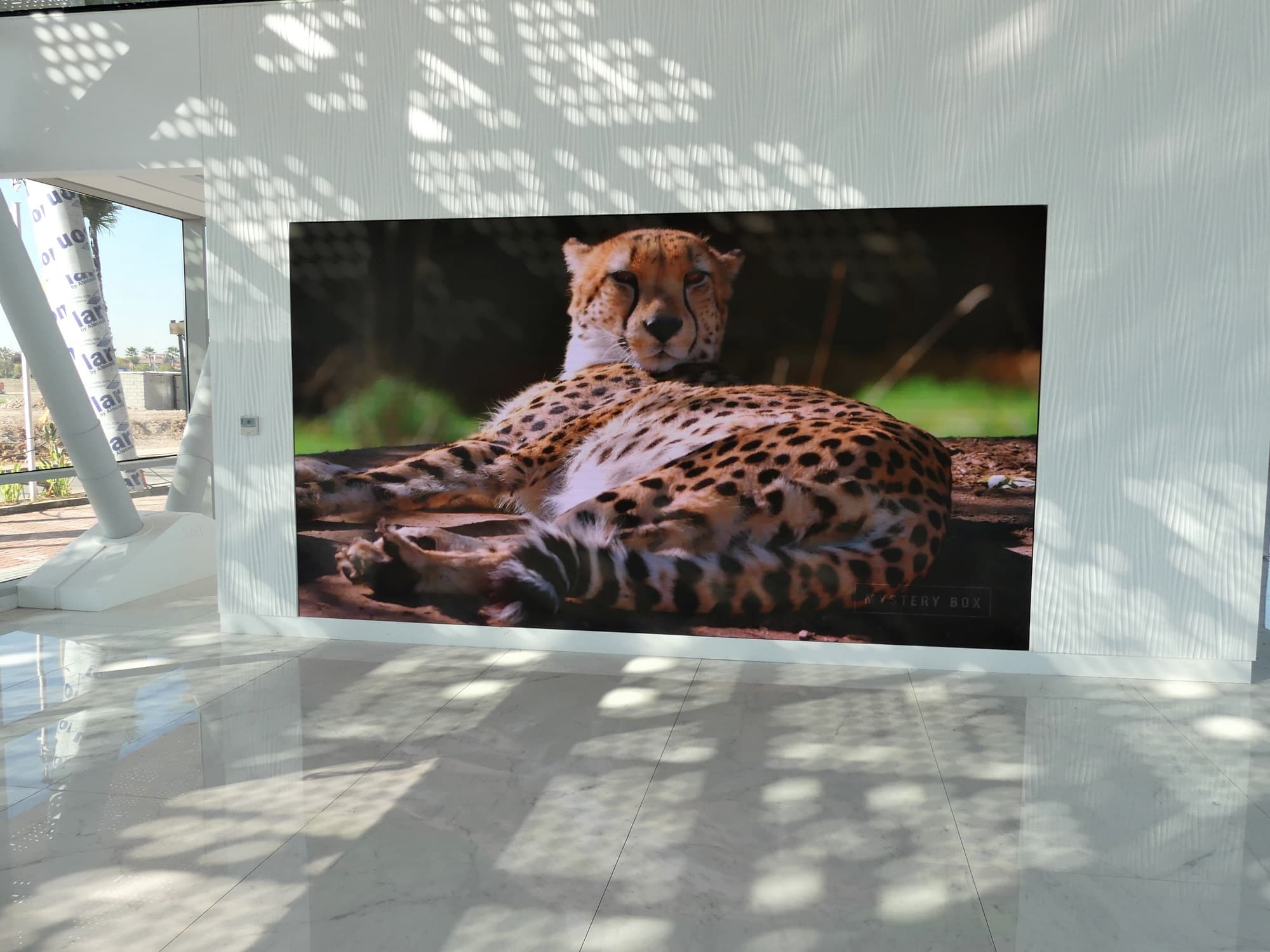 Shenzhen Multimédia® installe un écran UHD 4K de 12 m² pour la prestigieuse compagnie d’aviation d’affaires JETEX®