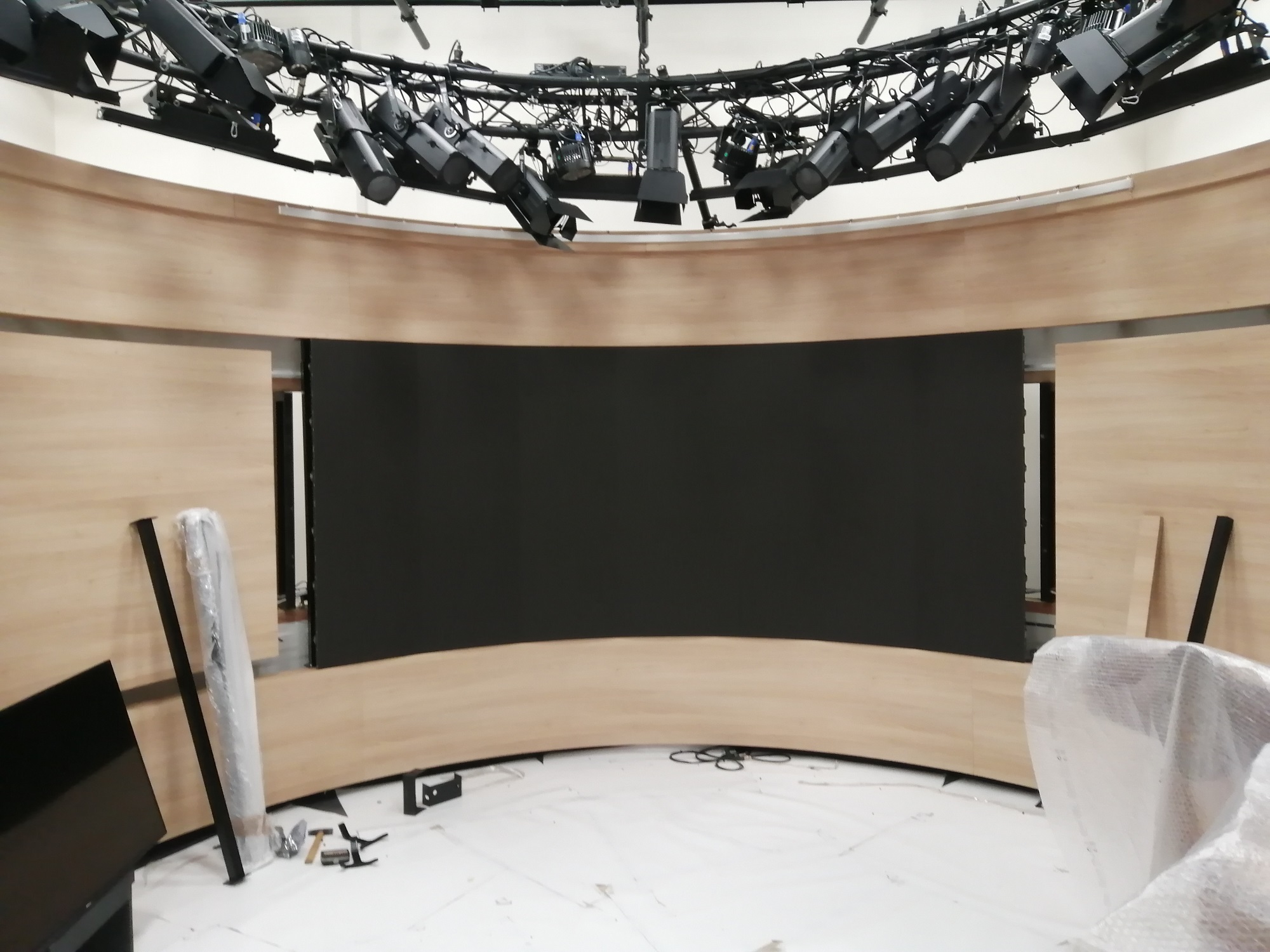 Ecran LED plateau TV