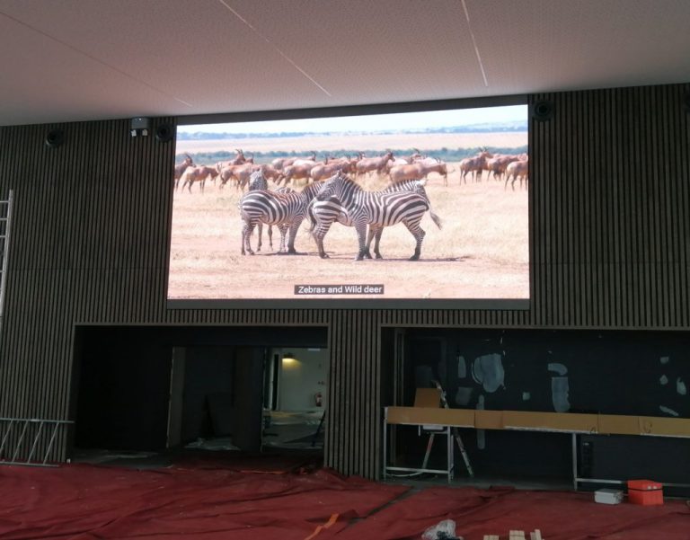 A spectacular 3K giant screen in the new Courchevel Sports Club