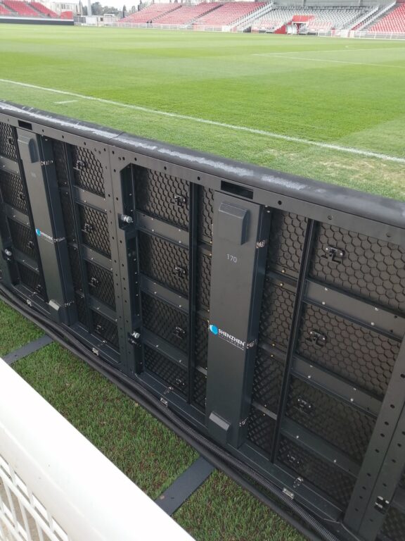 Armoire led publicité stade